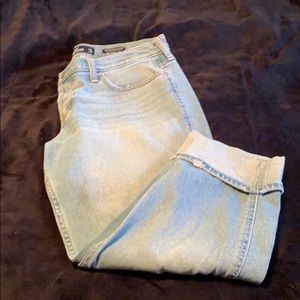 Hollister Low-Rise Crop Boyfriend Jeans